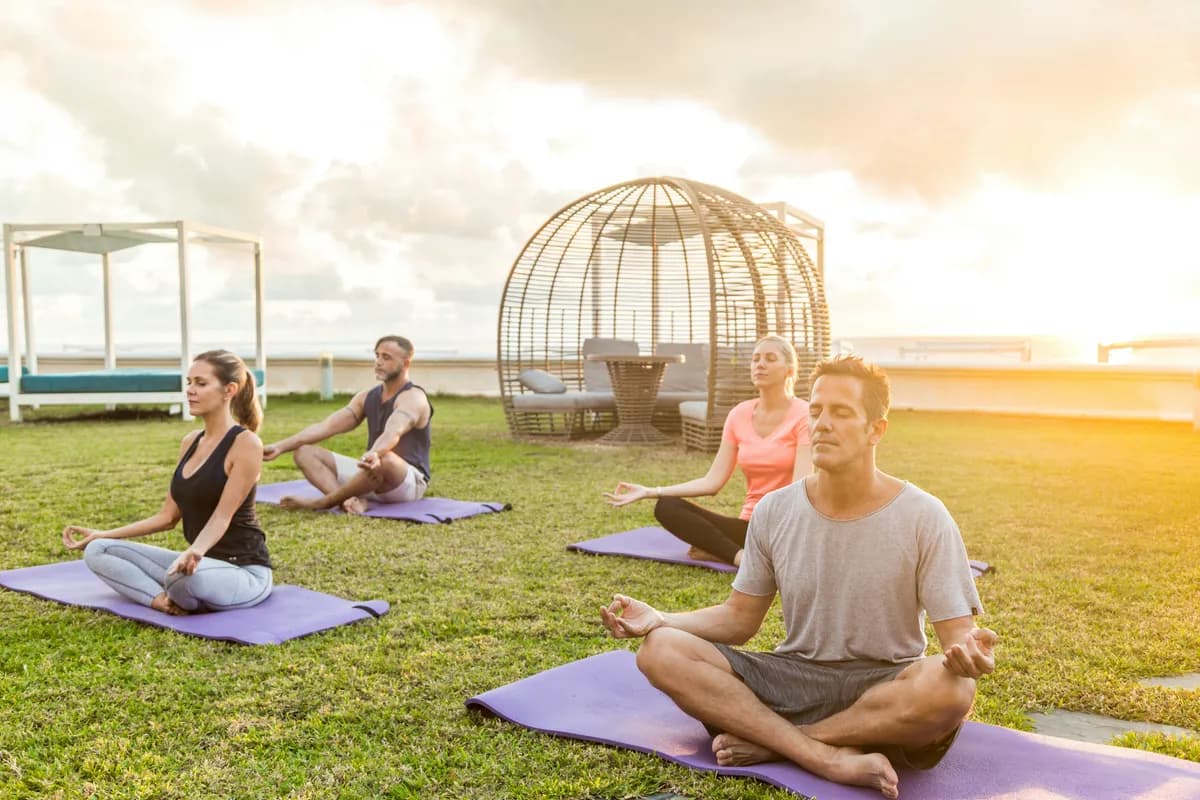 Yoga- und Pilates-Lehrer ohne Studio: Solo-Guide 2026